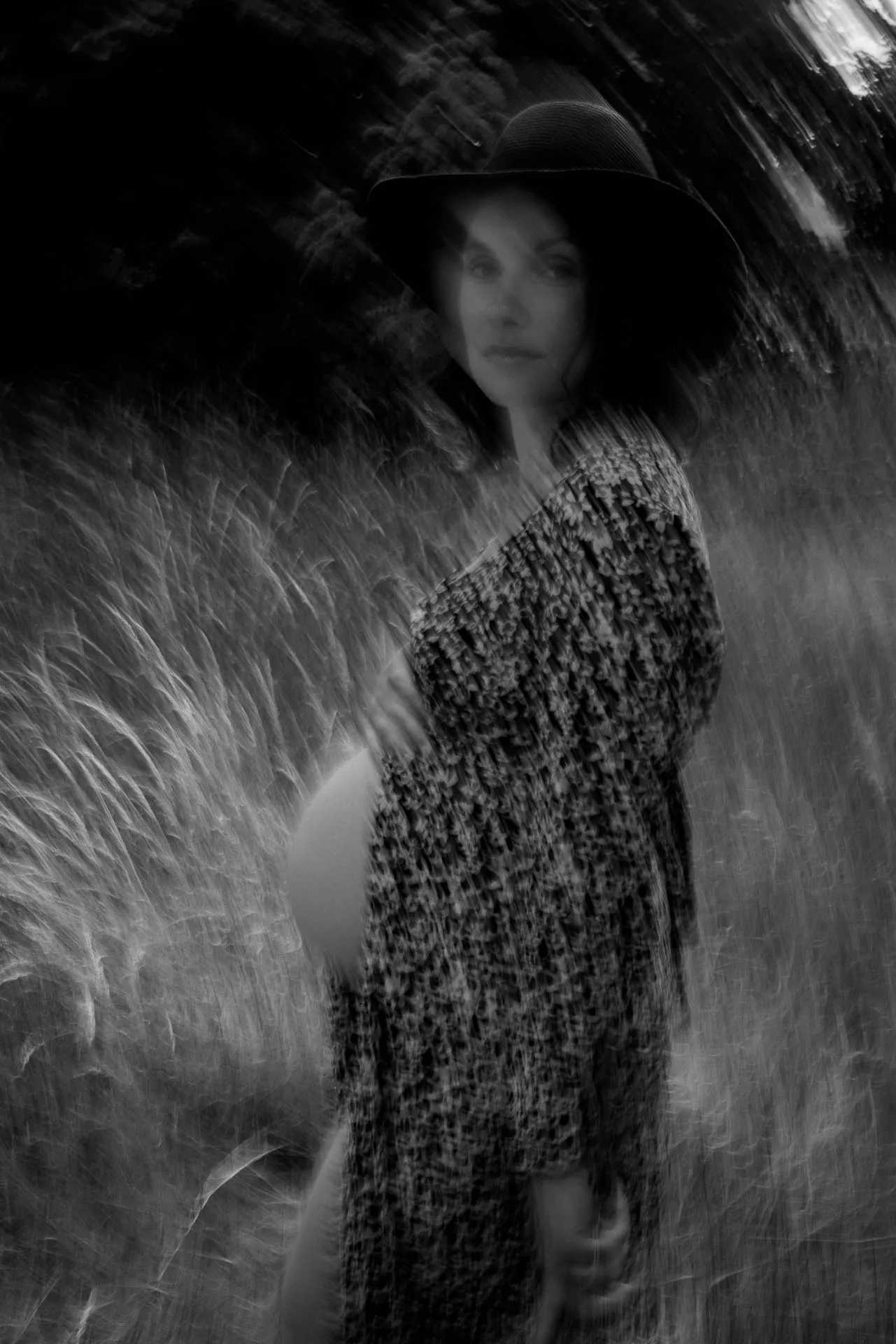 Authentische Schwangerschaftsfotografie mit Natur München