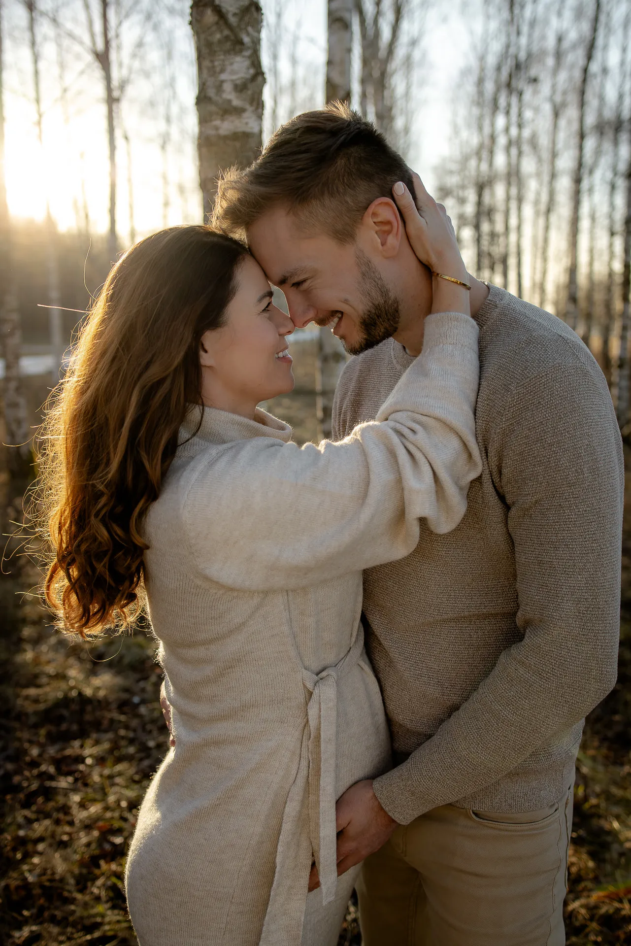 Winterliches Babybauchshooting am zugefrorenen See München