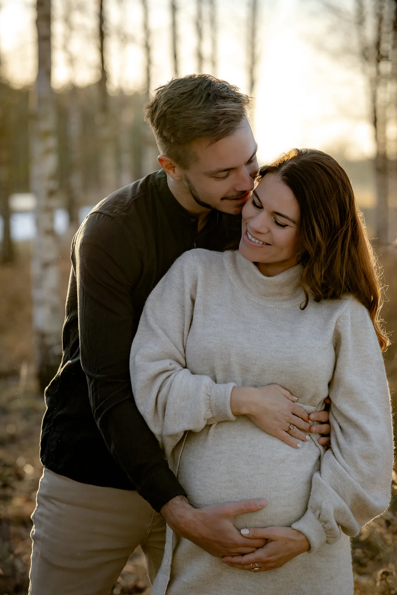 Schwangerschaftsfoto im Winter bei Abendlicht München Lena Dugnus
