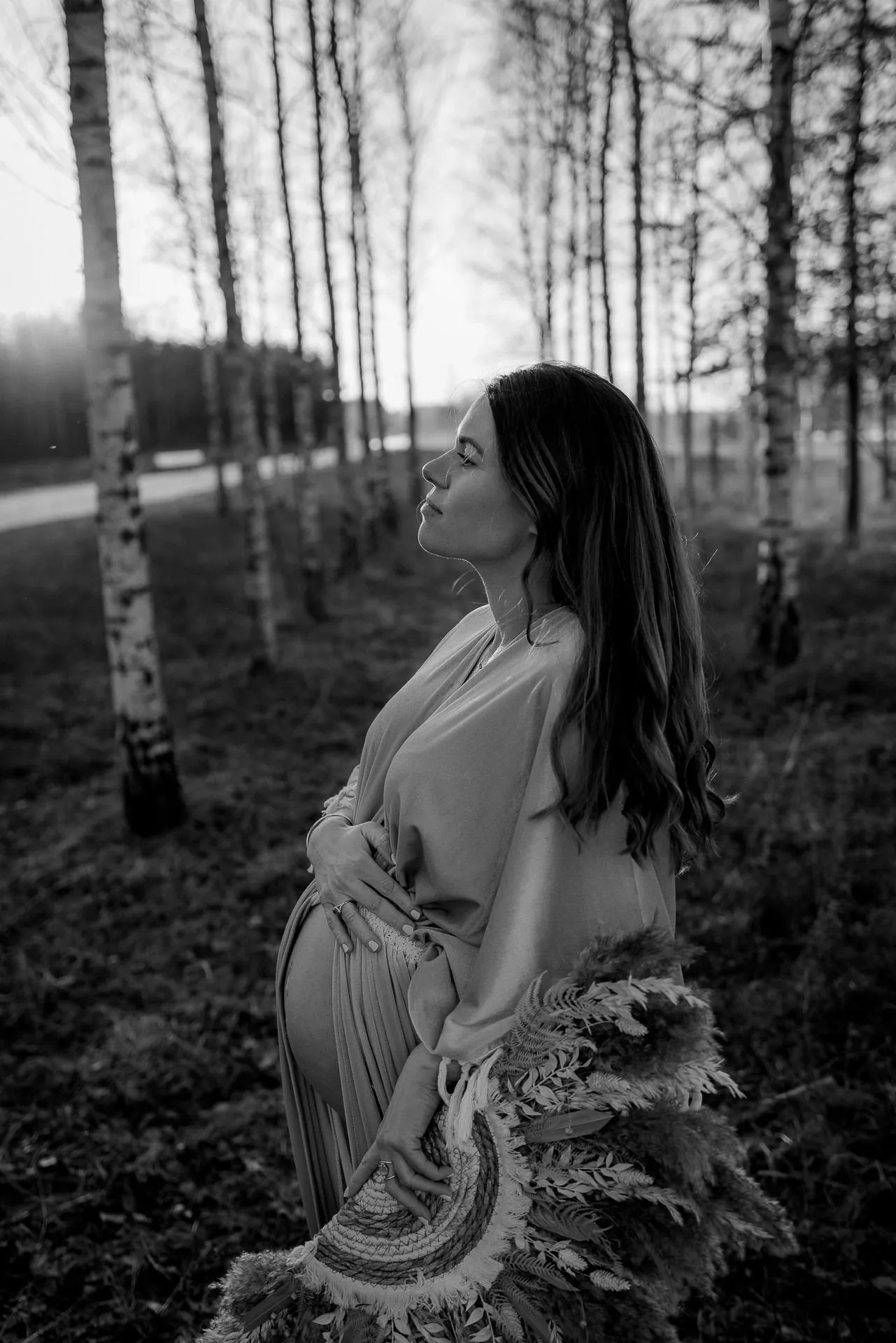 Outdoor-Babybauchfoto im Winter München Lena Dugnus Photography