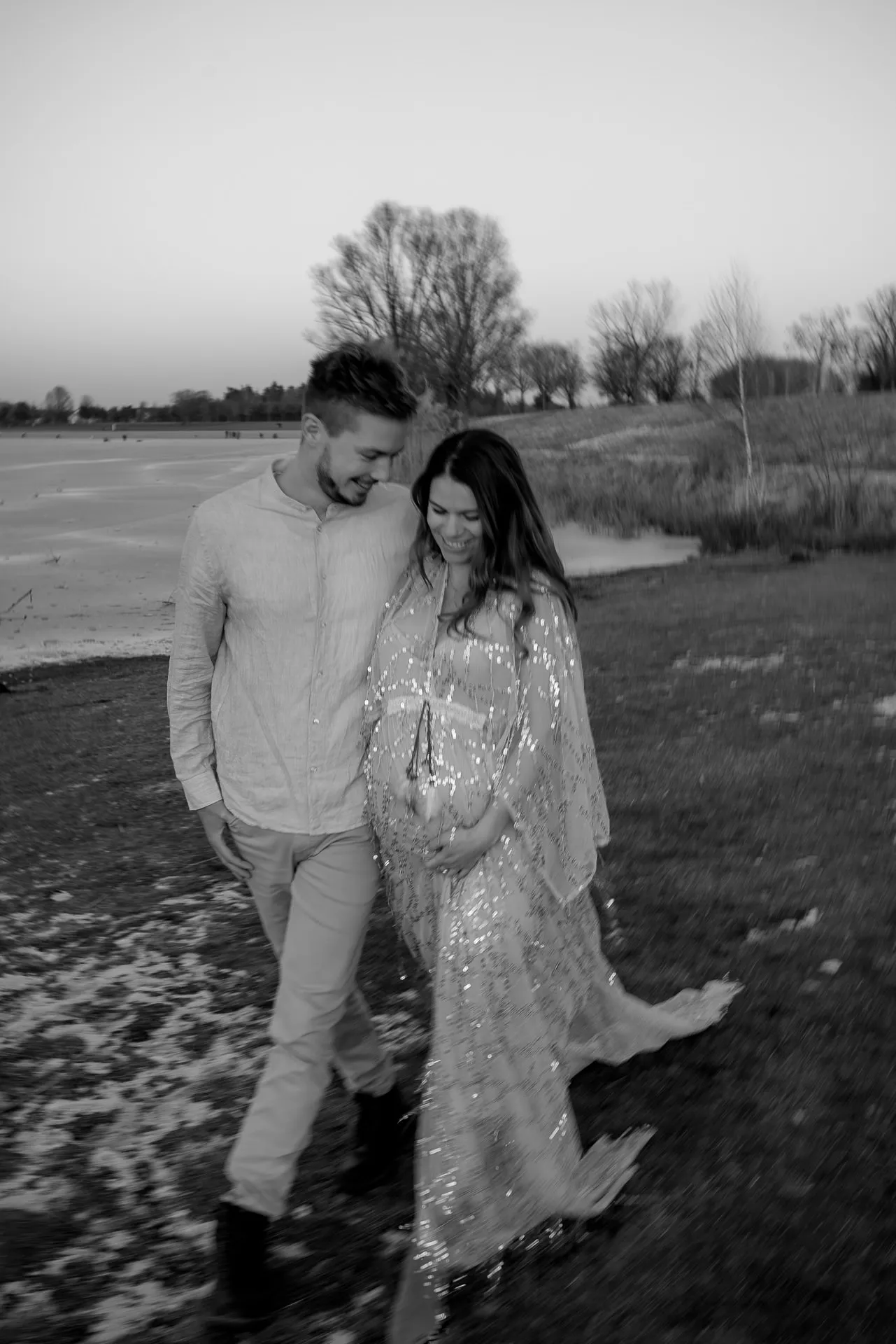 Babybauchshooting in der Kälte München von Lena Dugnus