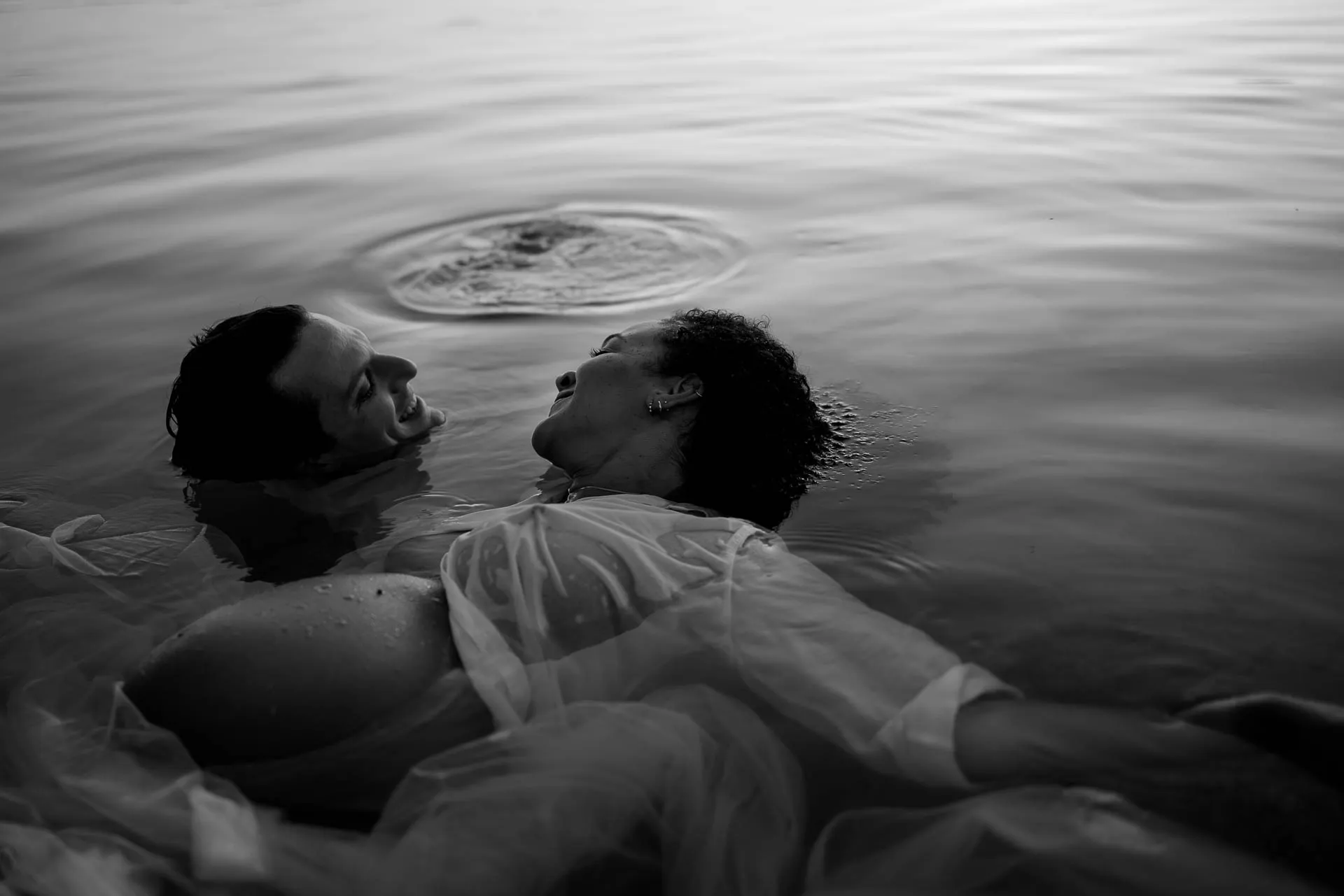 Einzigartige Wasserfotografie Schwangerschaft München