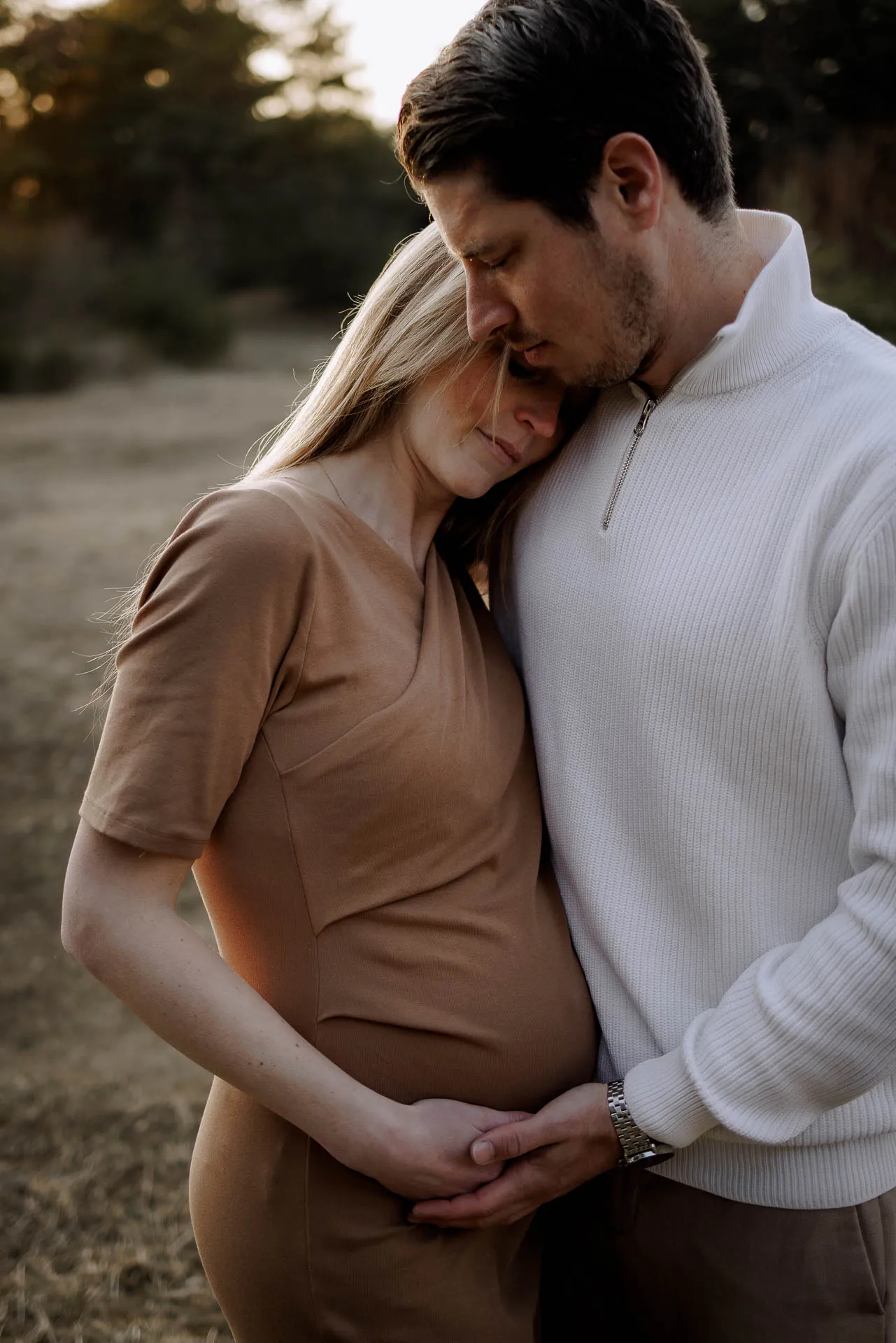 Outdoor-Babybauchfoto in der Heide München Lena Dugnus