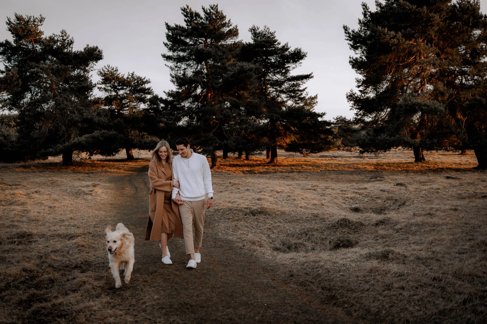 Schwangerschaft in der Natur festgehalten München Lena Dugnus
